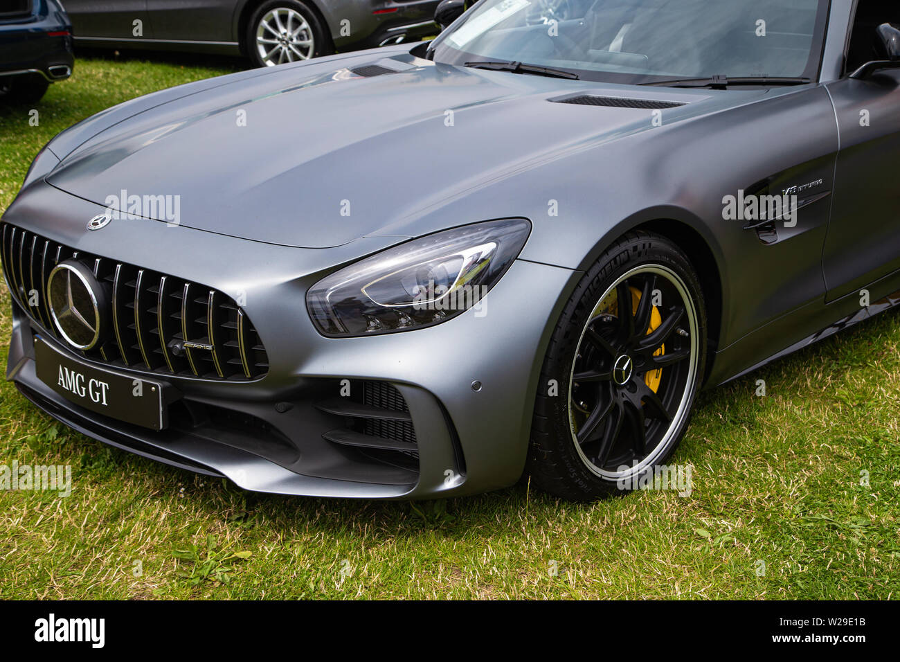 Novantesimo Kent County Show, Detling, 6 luglio 2019. Mercedes AMG GT auto in grigio opaco della Mercedes Stand. Foto Stock