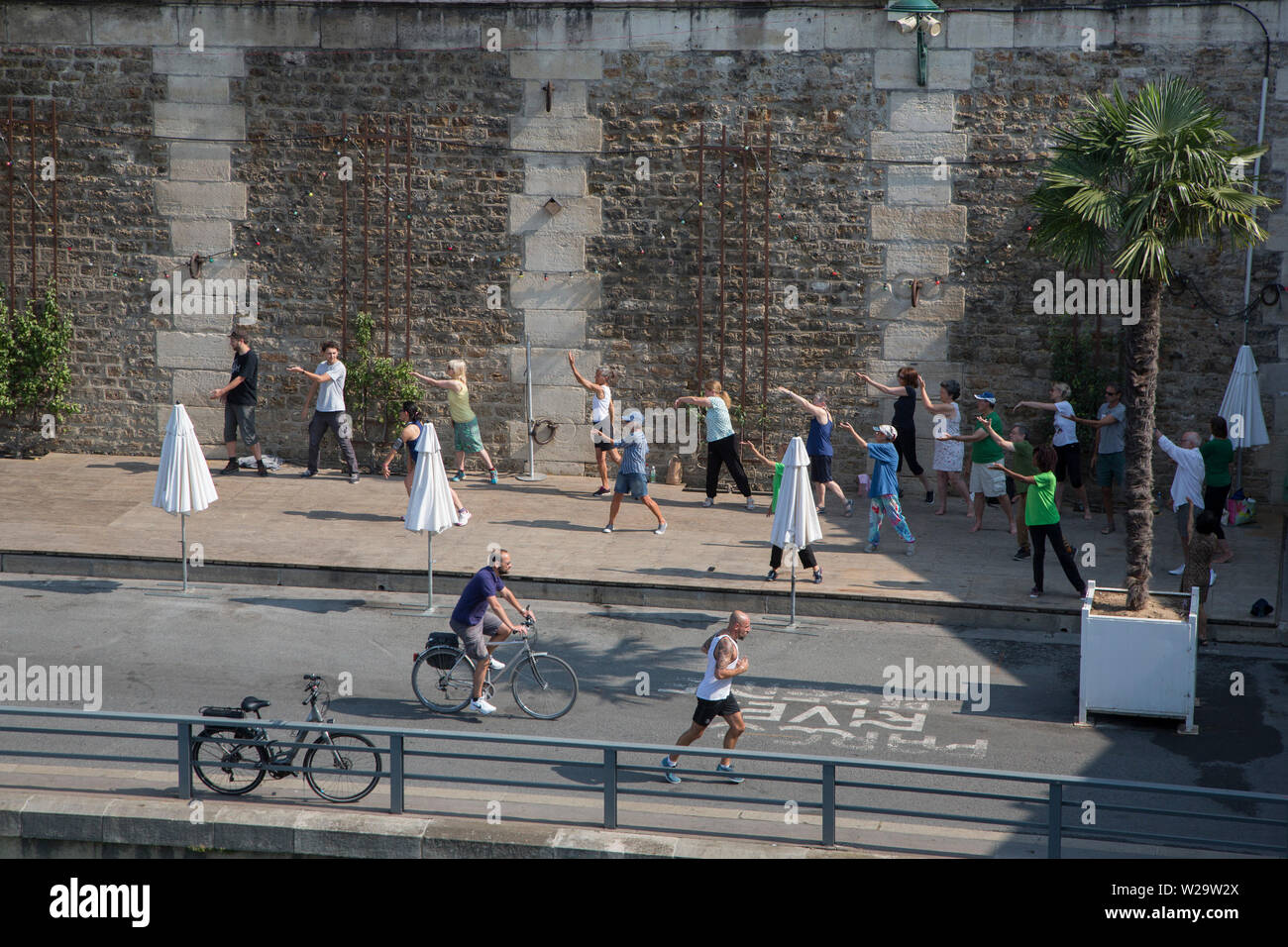 A PARIGI NEL LUGLIO Foto Stock