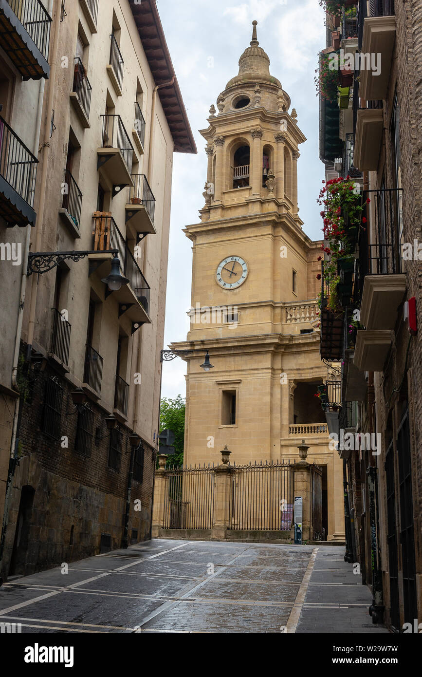Cattedrale di Pamplona dalla Curia street, Spagna Foto Stock