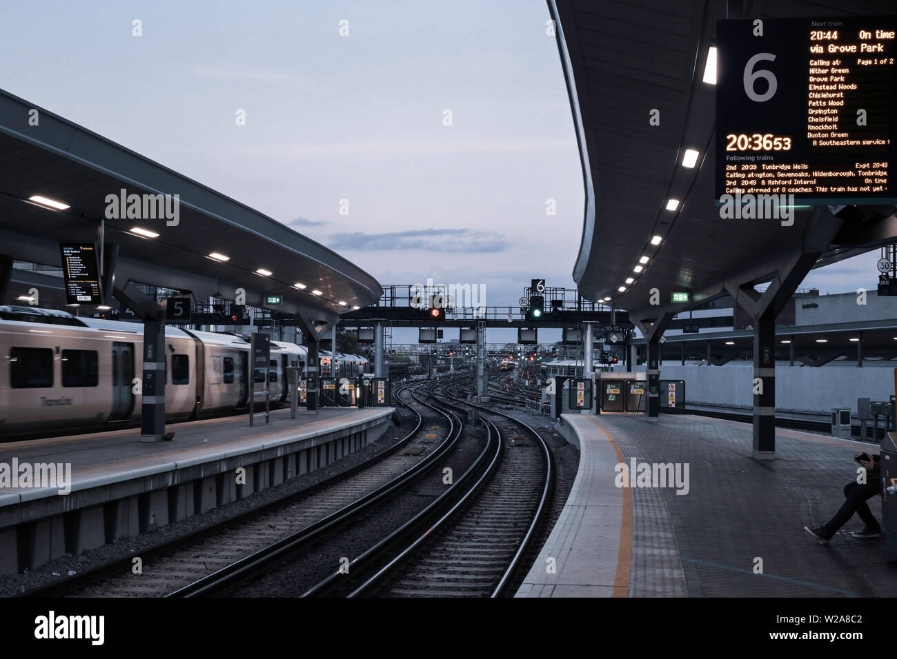 Movimento del treno dalla stazione di London Bridge Foto Stock