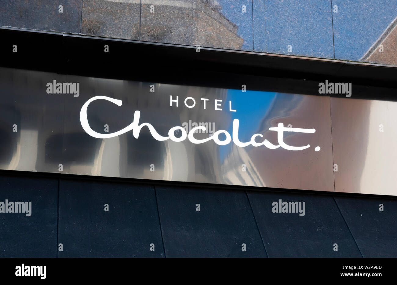 Firmare all ingresso dell Hotel Chocolat in Liverpool Foto Stock