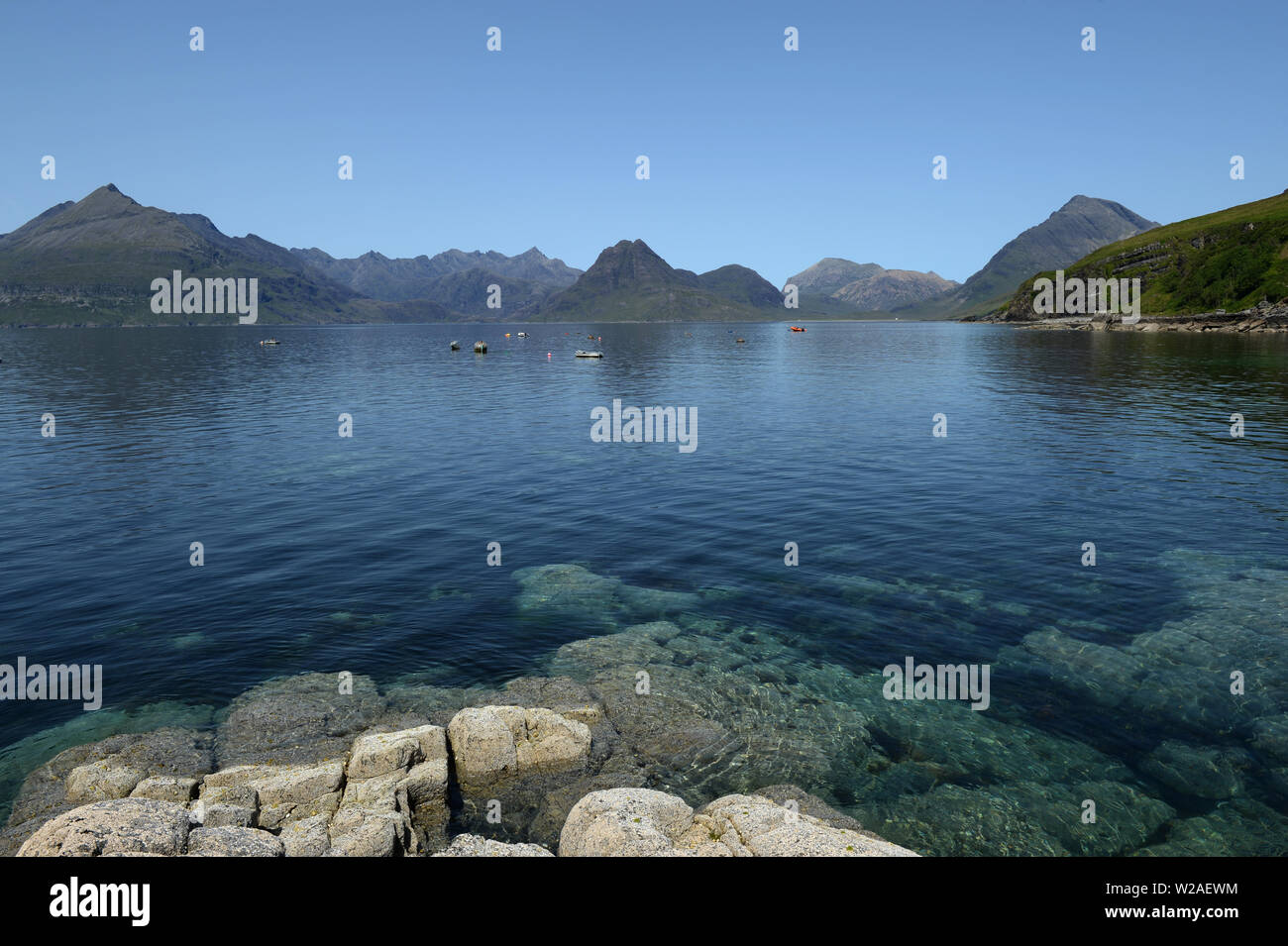 Vista da Elgol sopra Loch Skavaig al Cuillin Hills Foto Stock