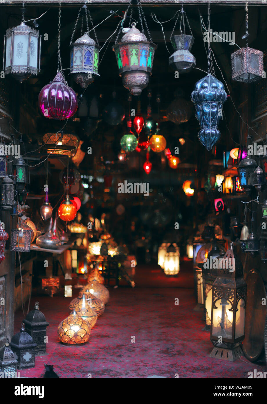 Un bazar in El-Moez street. Vecchio Cairo, Egitto. Foto Stock