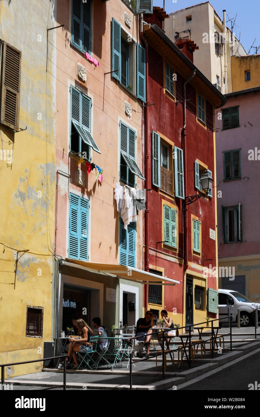 Vecchi edifici residenziali in Vieille Ville (Città Vecchia) di Nizza, Francia Foto Stock