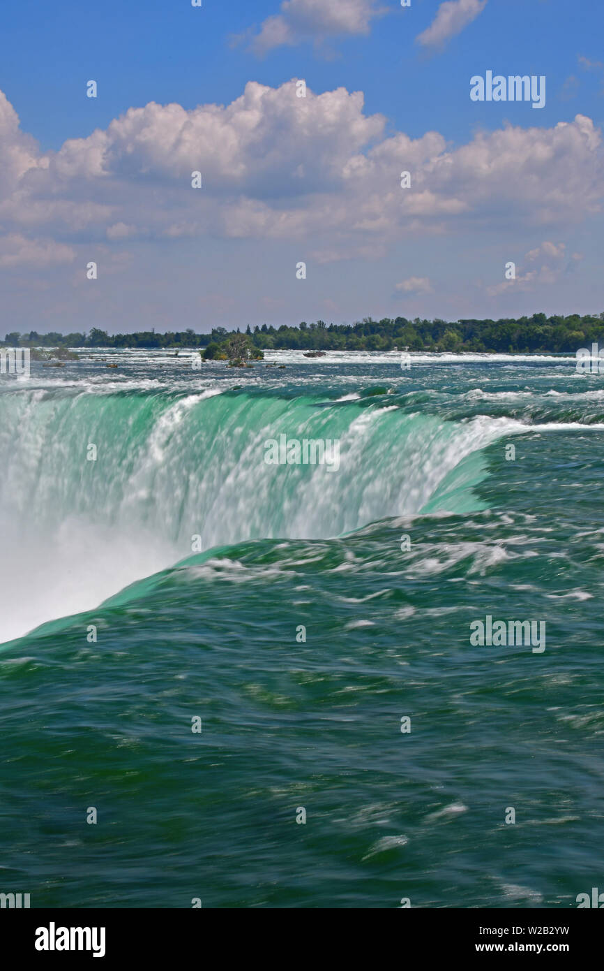 La maestosità delle Cascate Horseshoe in Niagara Falls, Ontario, Canada Foto Stock
