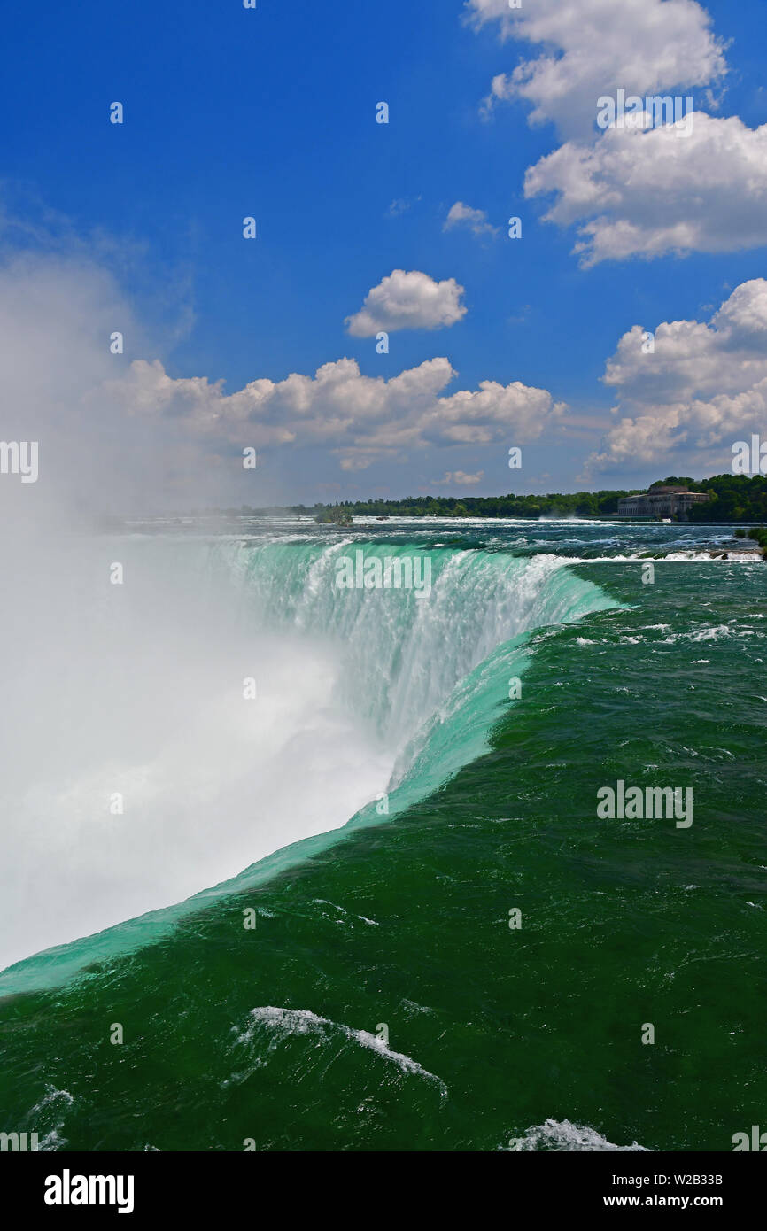 La maestosità delle Cascate Horseshoe in Niagara Falls, Ontario, Canada Foto Stock