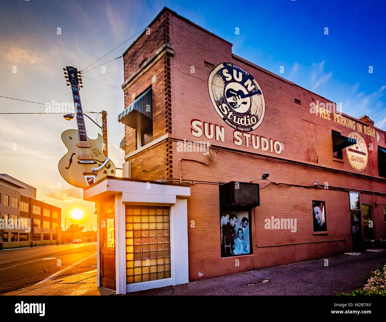 Il sole tramonta su Sun Studio, Sett. 6, 2015. Lo studio di registrazione ed etichetta discografica sono stati resi famosi da cantanti come Elvis Presley e Johnny Cash. Foto Stock