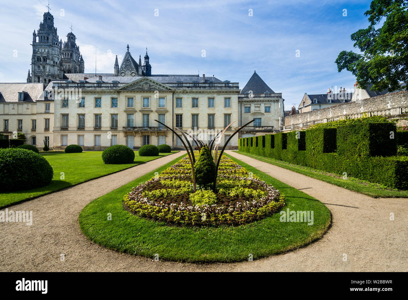 Giardino ornamentale di Saint Gatien cattedrale, Tours, Francia. Foto Stock