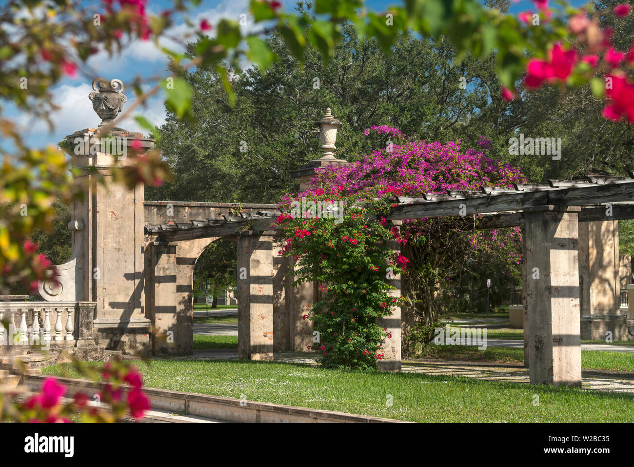 INGRESSO AL COUNTRY CLUB PRADO (©DENMAN FINK 1924) CORAL GABLES FLORIDA USA Foto Stock