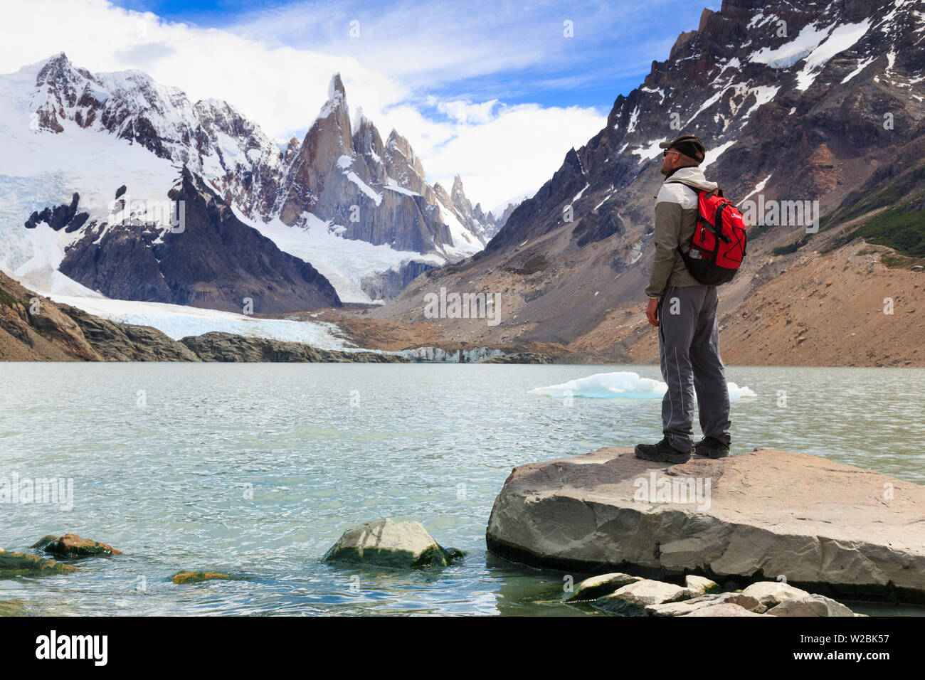 Argentina, Patagonia, El Chalten, parco nazionale Los Glaciares, Laguna Torre e Cerro Torre di picco (MR) Foto Stock