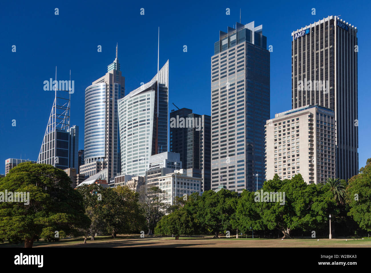 Australia, Nuovo Galles del Sud, NSW, Sydney CBD, il quartiere centrale degli affari di alta edifici su Macquarie Street Foto Stock