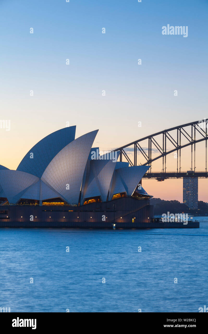 Sydney Opera House & Harbour Bridge, il Darling Harbour, Sydney, Nuovo Galles del Sud, Australia Foto Stock
