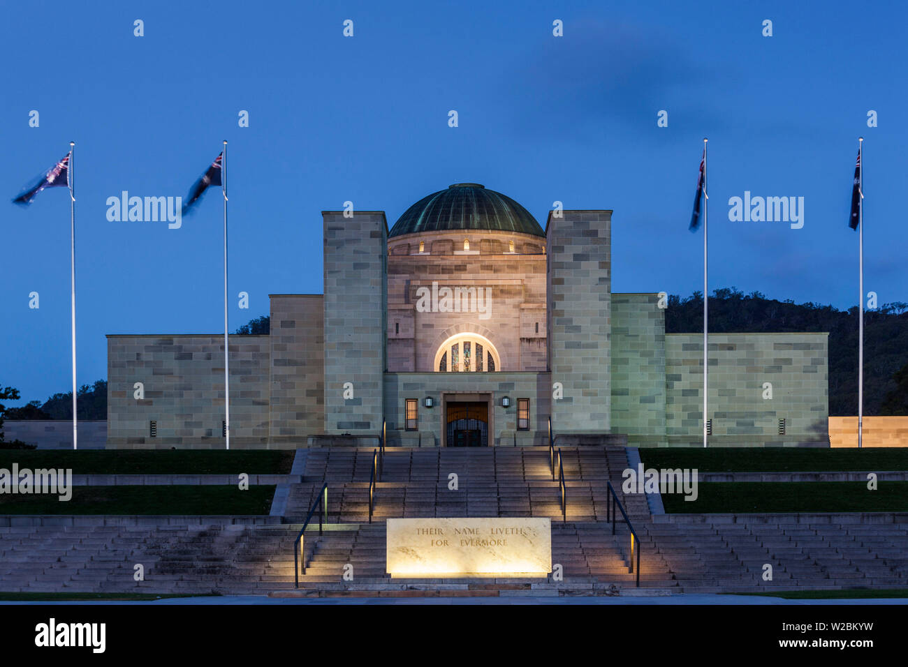 Australia, Territorio della Capitale Australiana, ACT, Canberra, Australian War Memorial, crepuscolo Foto Stock