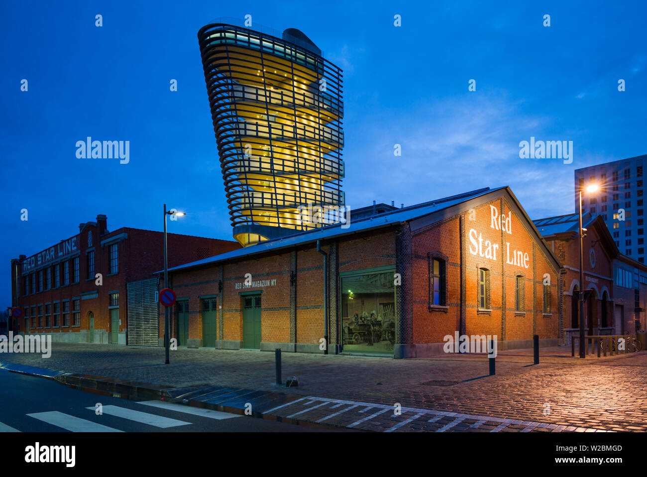 Belgio, Anversa, Red Star Line, Museo dell'immigrazione nell'ex compagnia di navigazione edificio, alba Foto Stock