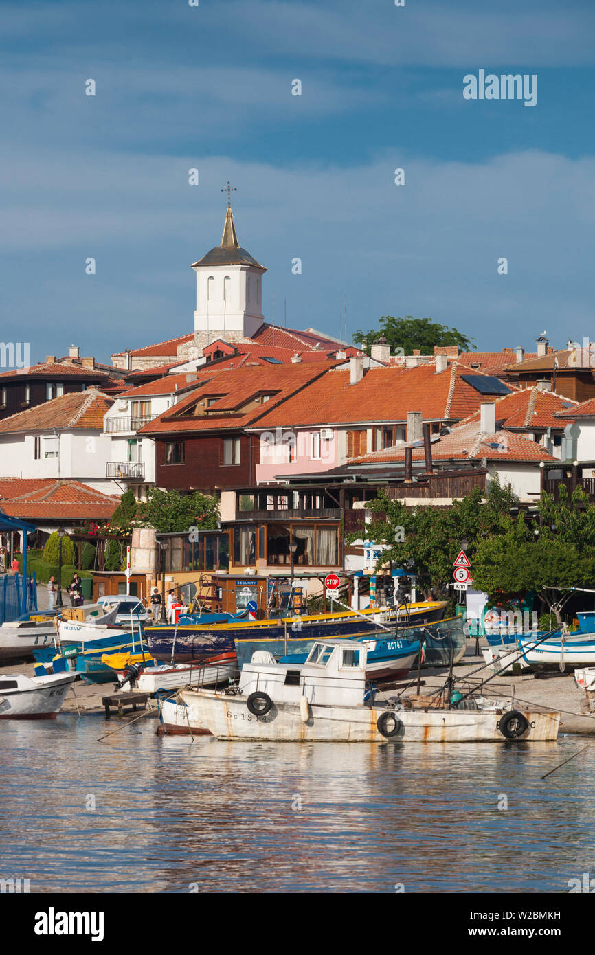 La Bulgaria, la costa del Mar Nero, Nesebar, waterfront edifici Foto Stock