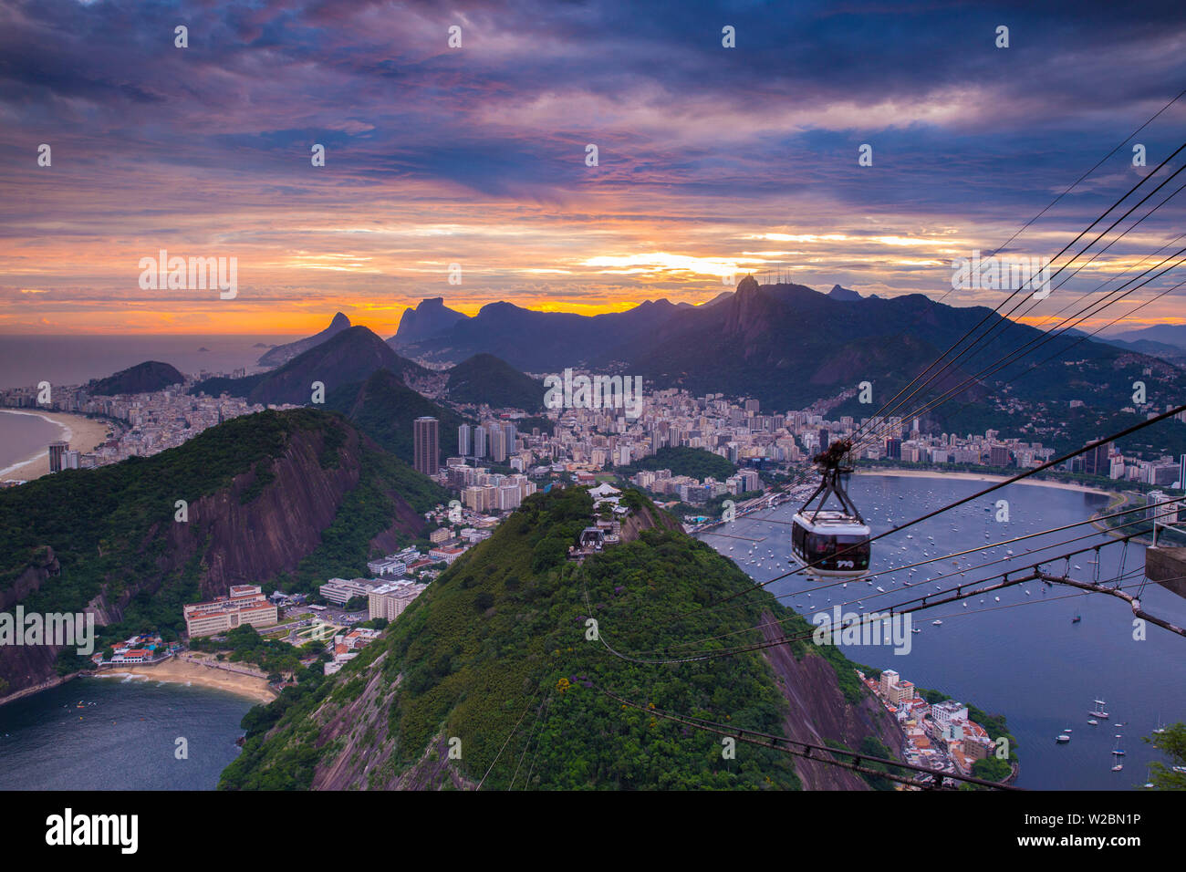 Spiaggia di Copacabana e a Rio de Janeiro dal Pan di Zucchero, Brasile Foto Stock