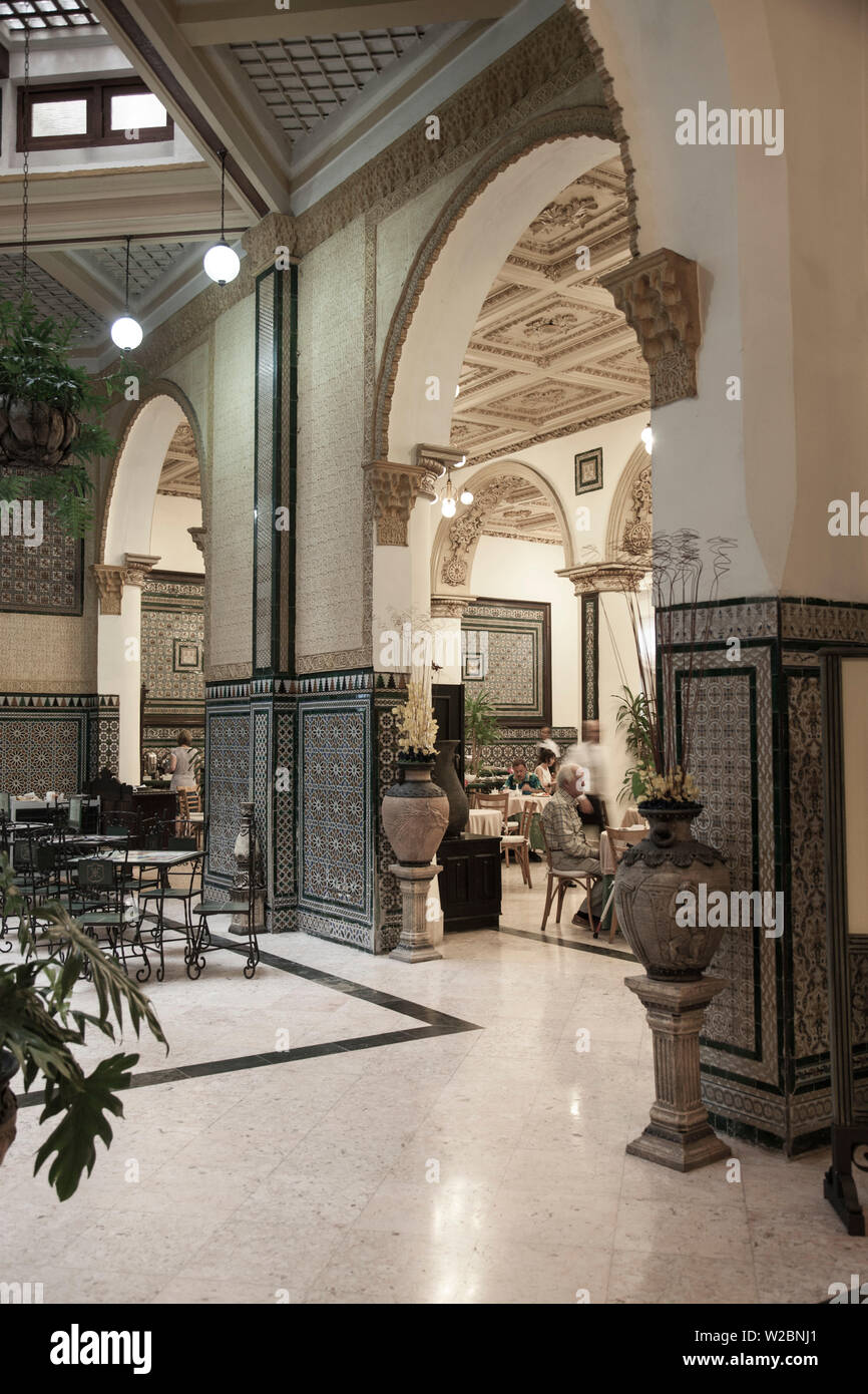 L'Hotel Inglaterra (1875, il più vecchio hotel di Avana), Parque Central, Havana, Cuba Foto Stock
