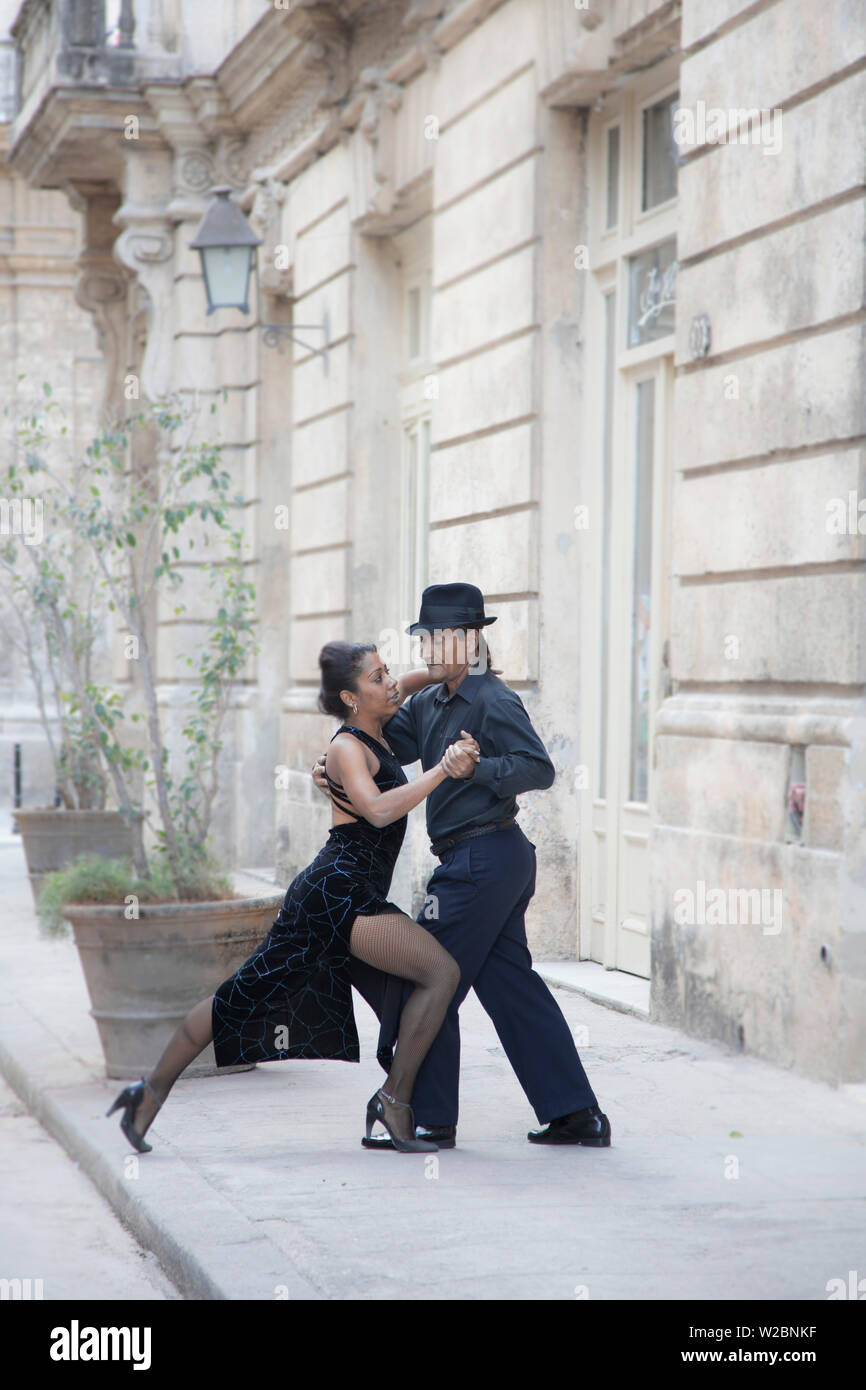 Ballerini di tango, Habana Vieja, Havana, Cuba (MR) Foto Stock