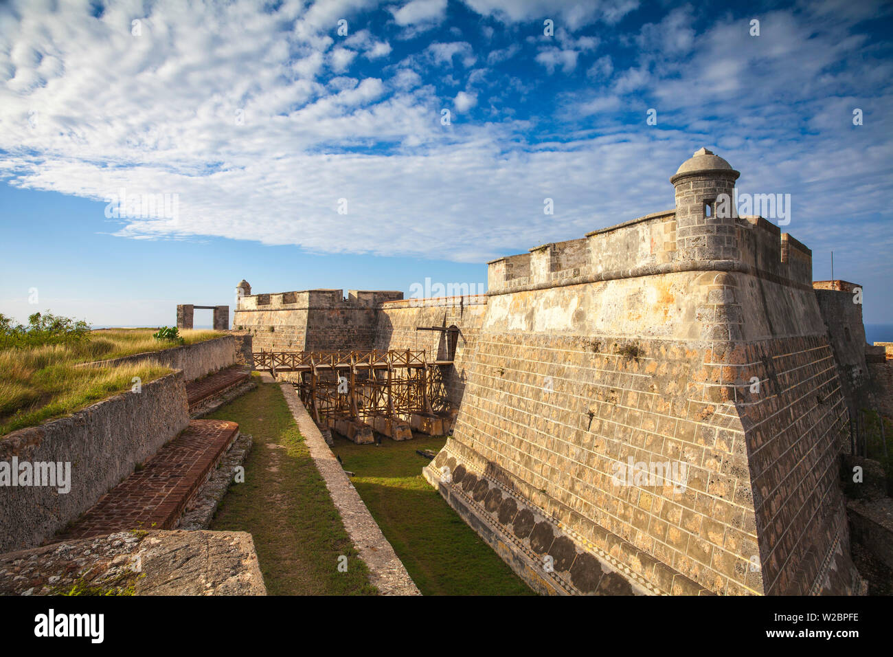Cuba Santiago de Cuba Provincia di Santiago di Cuba, faro di Castillo de San Pedro de la Roca del Morro (Castillo del Morro) - ora la sede del Museo de la PiraterÃ-a â€" museo pirata Foto Stock