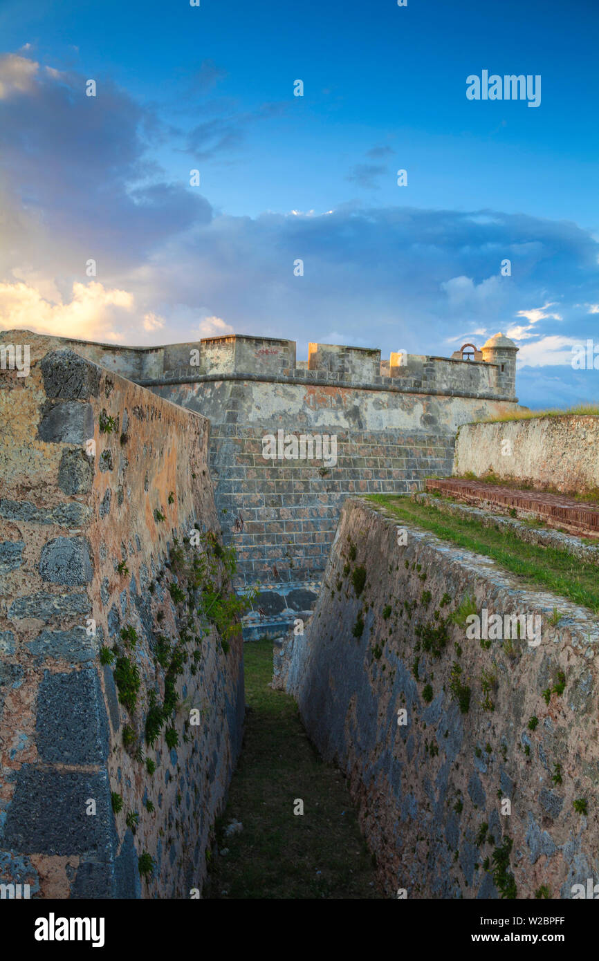 Cuba Santiago de Cuba Provincia di Santiago di Cuba, faro di Castillo de San Pedro de la Roca del Morro (Castillo del Morro) - ora la sede del Museo de la PiraterÃ-a â€" museo pirata Foto Stock