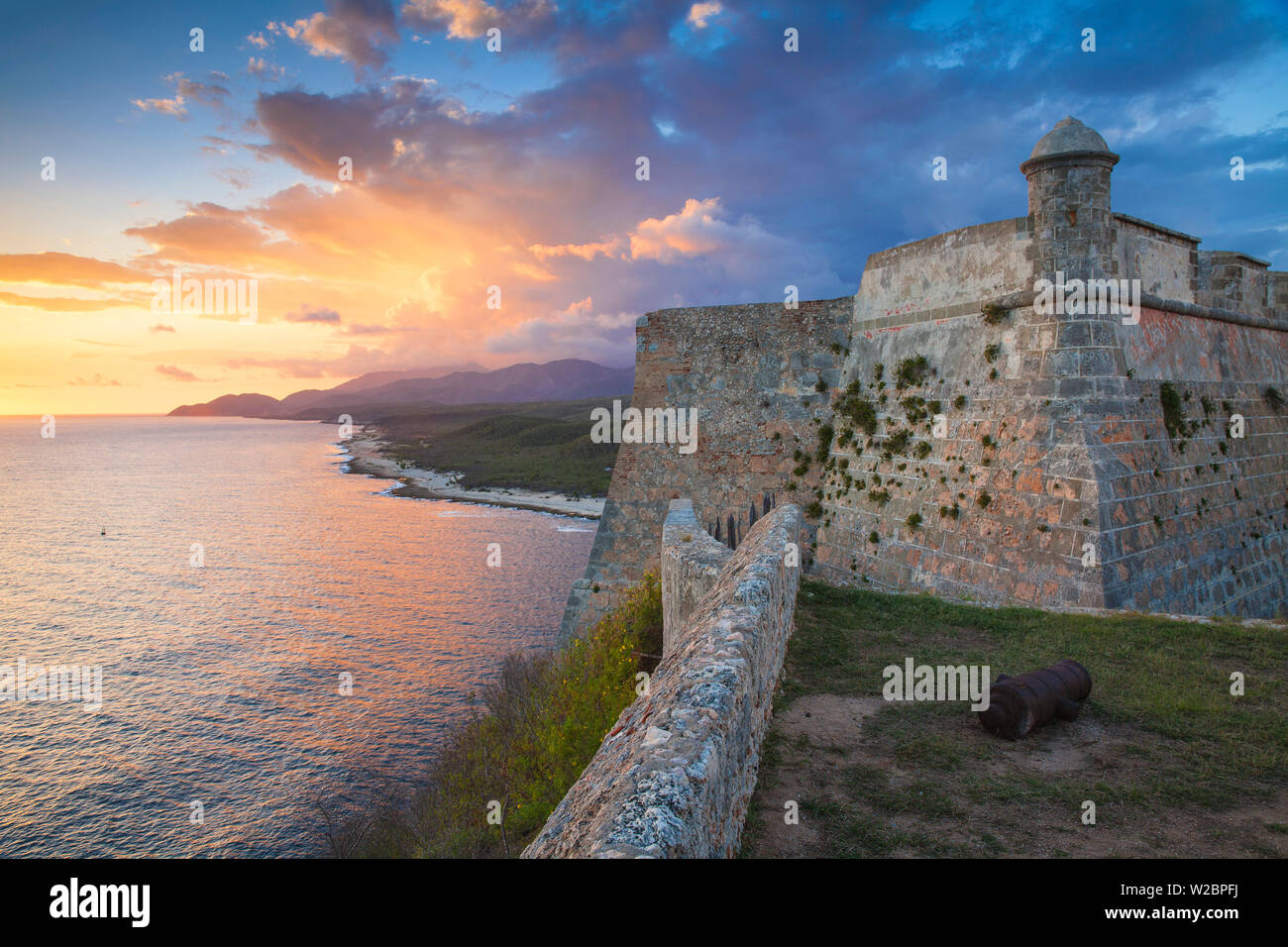Cuba Santiago de Cuba Provincia di Santiago di Cuba, faro di Castillo de San Pedro de la Roca del Morro (Castillo del Morro) - ora la sede del Museo de la PiraterÃ-a â€" museo pirata Foto Stock