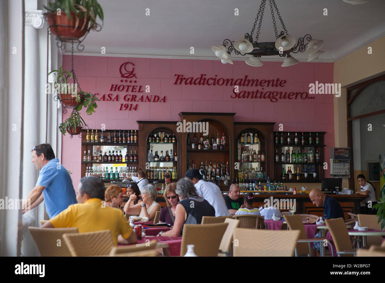 Cuba Santiago de Cuba Provincia di Santiago di Cuba, Parque Cespedes (piazza principale) Hotel Casa Granda - dove Graham Green è venuto a negli anni cinquanta per intervistare Fidel Castro Foto Stock