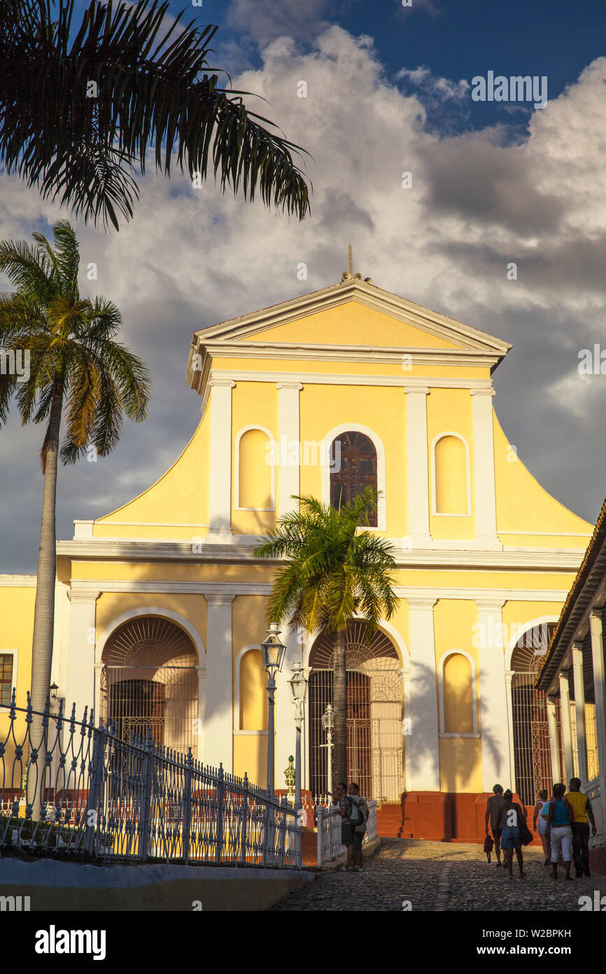 Cuba, Trinidad, Plaza Mayor, Iglesia Parroquial de la Santisima Trinidad - Chiesa della Santissima Trinità Foto Stock