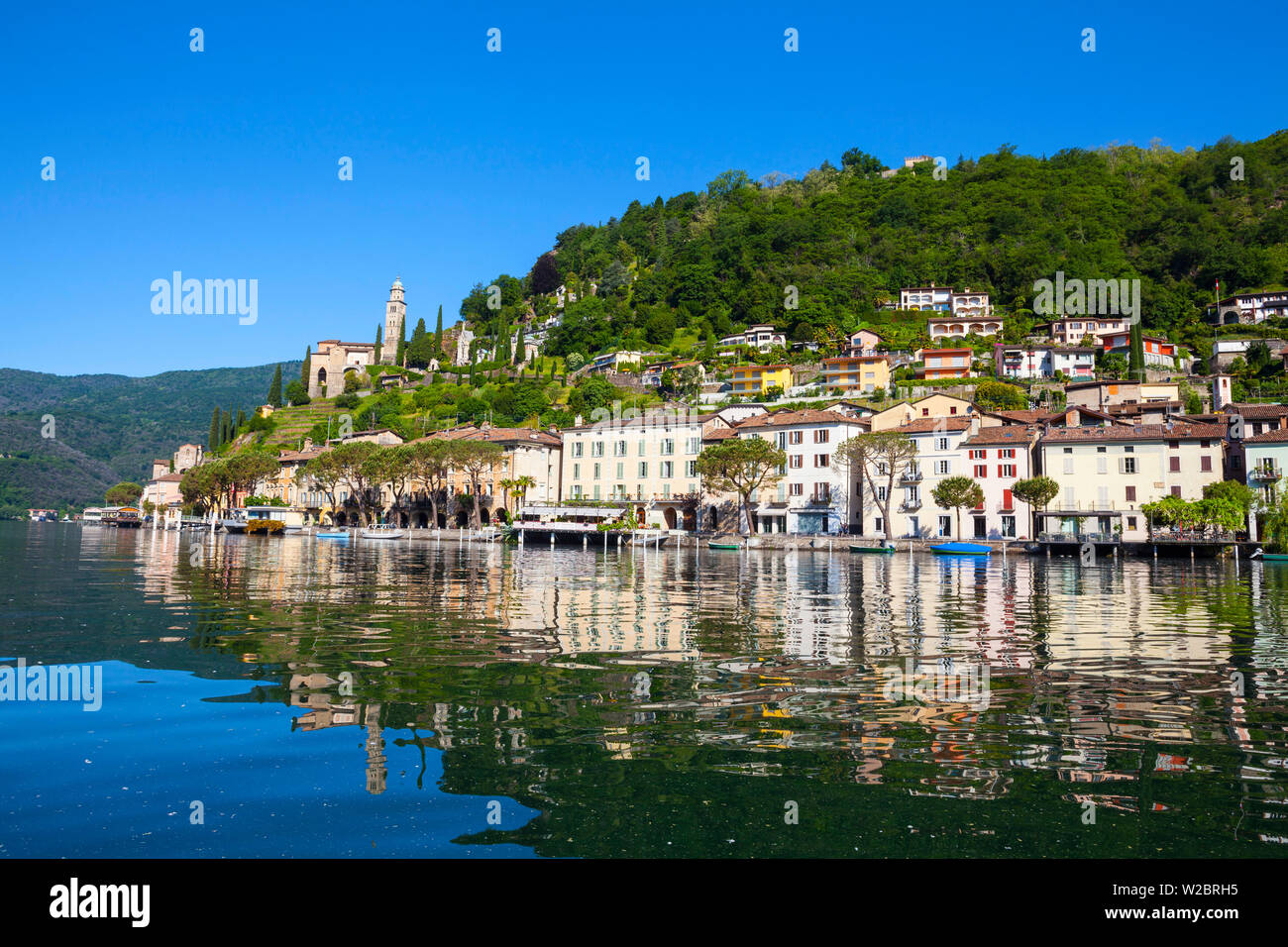L'idilliaco villaggio sul lago di Vico Morcote, Lago di Lugano Ticino, Svizzera Foto Stock