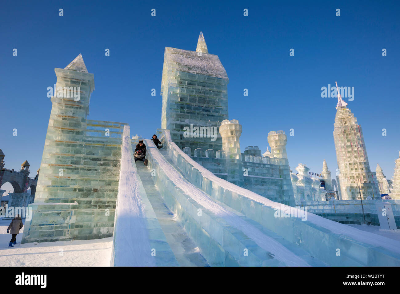 Spettacolari sculture di ghiaccio a Harbin Ice e Snow Festival nella provincia di Heilongjiang, Harbin, Cina Foto Stock