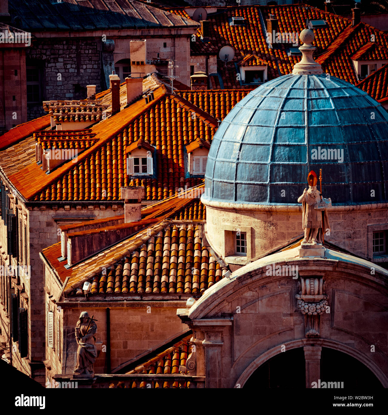 Croazia, Dalmazia, Dubrovnik, Città Vecchia (Stari Grad) da vecchie mura della città, la chiesa di San Biagio (Crkva Svetog Vlaha) Foto Stock