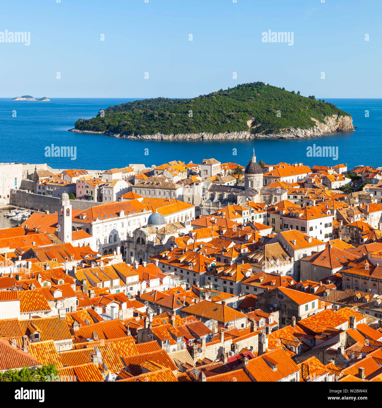 Vista in elevazione oltre il pittoresco Stari Grad (Città Vecchia), Dubrovnik, Dalmazia, Croazia Foto Stock
