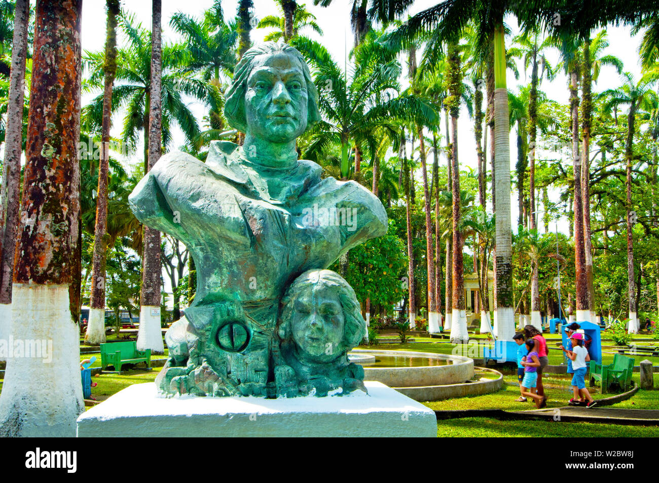 Costa Rica, Puerto Limon, porto caraibico, Parque Vargas, Christopher Columbus e suo figlio Hernando, statua in bronzo , in onore di Columbus viaggio verso la costa del Costa Rica Foto Stock