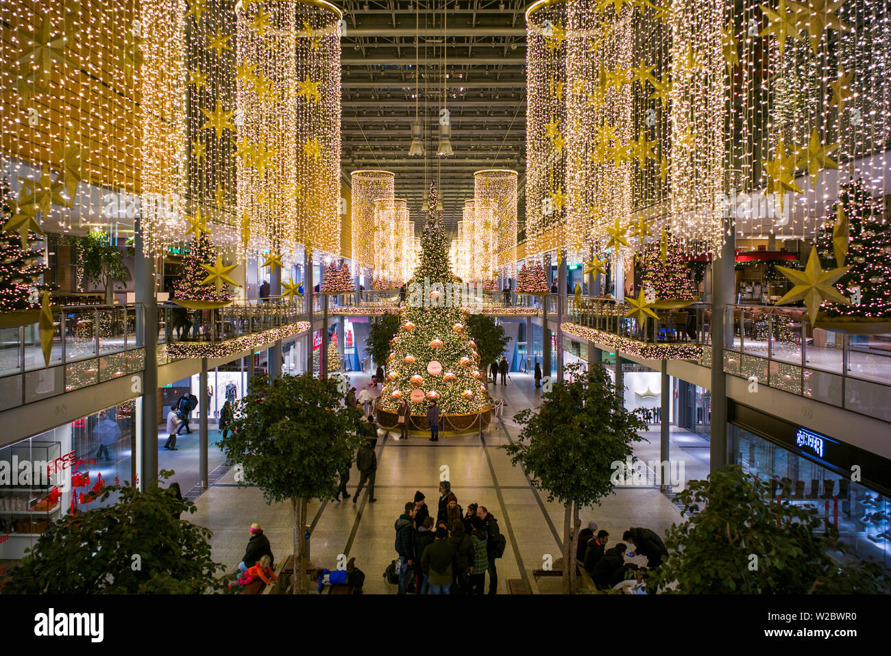 Germania, Berlino Mitte, Potsdamer Platz Arkaden, shopping mall Foto Stock