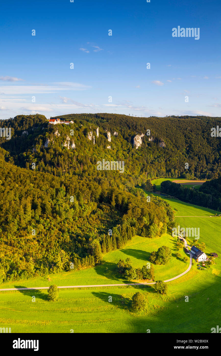Vista sulla valle del Danubio verso Hausen Castello, Svevia, Baden-Württemberg, Germania, Europa Foto Stock