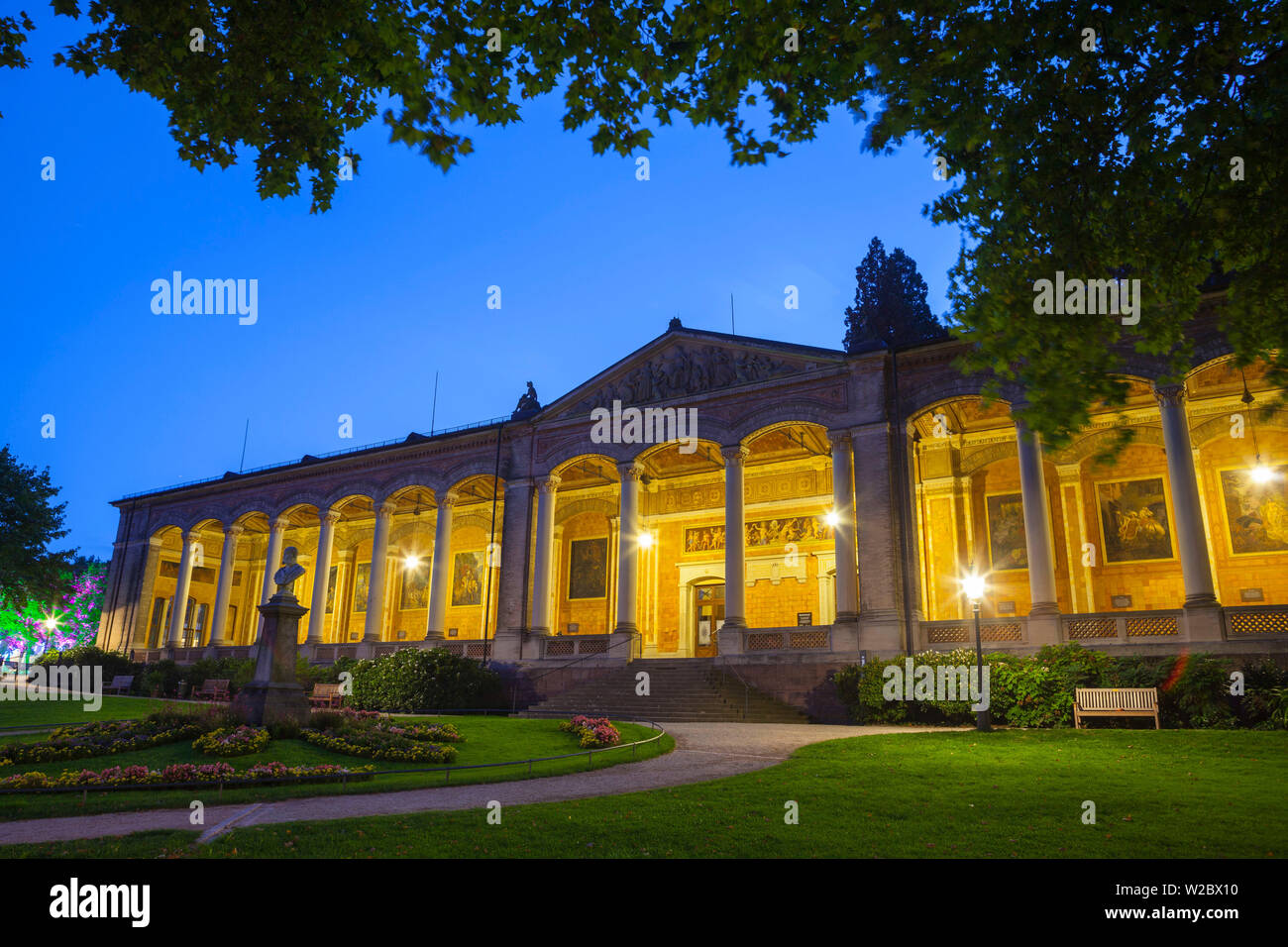 La Trinkhalle (pompa casa) colonnato, Baden-Baden, Foresta Nera, Baden Wurttemberg, Germania, Europa Foto Stock