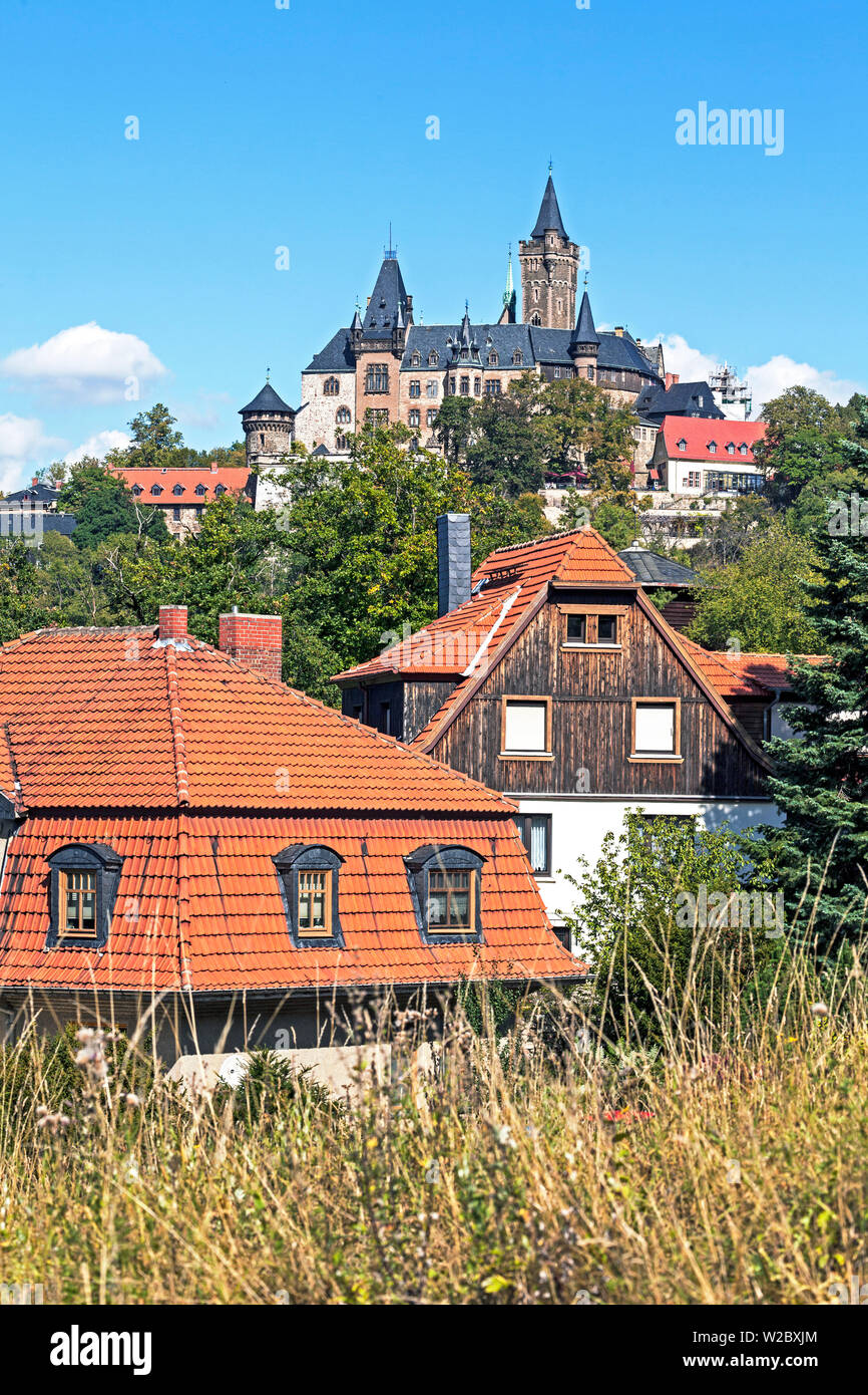 Wernigerode Castle ai piedi della catena montuosa di Harz, Wernigerode, Sassonia-Anhalt, Germania Foto Stock