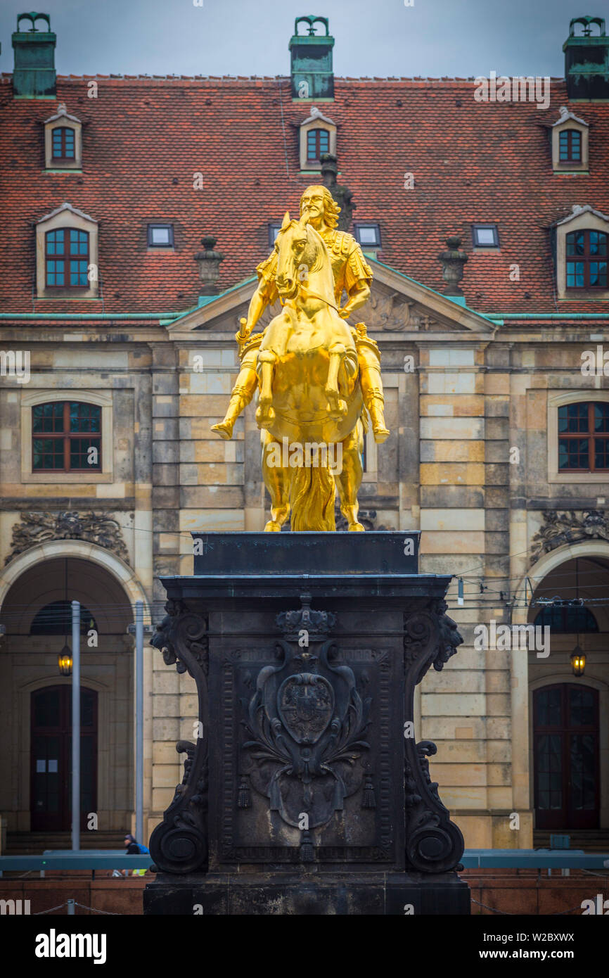 Staue di Augusto II il Forte (Goldener Reiter), Neustadter Markt, Dresda, Sassonia, Germania Foto Stock