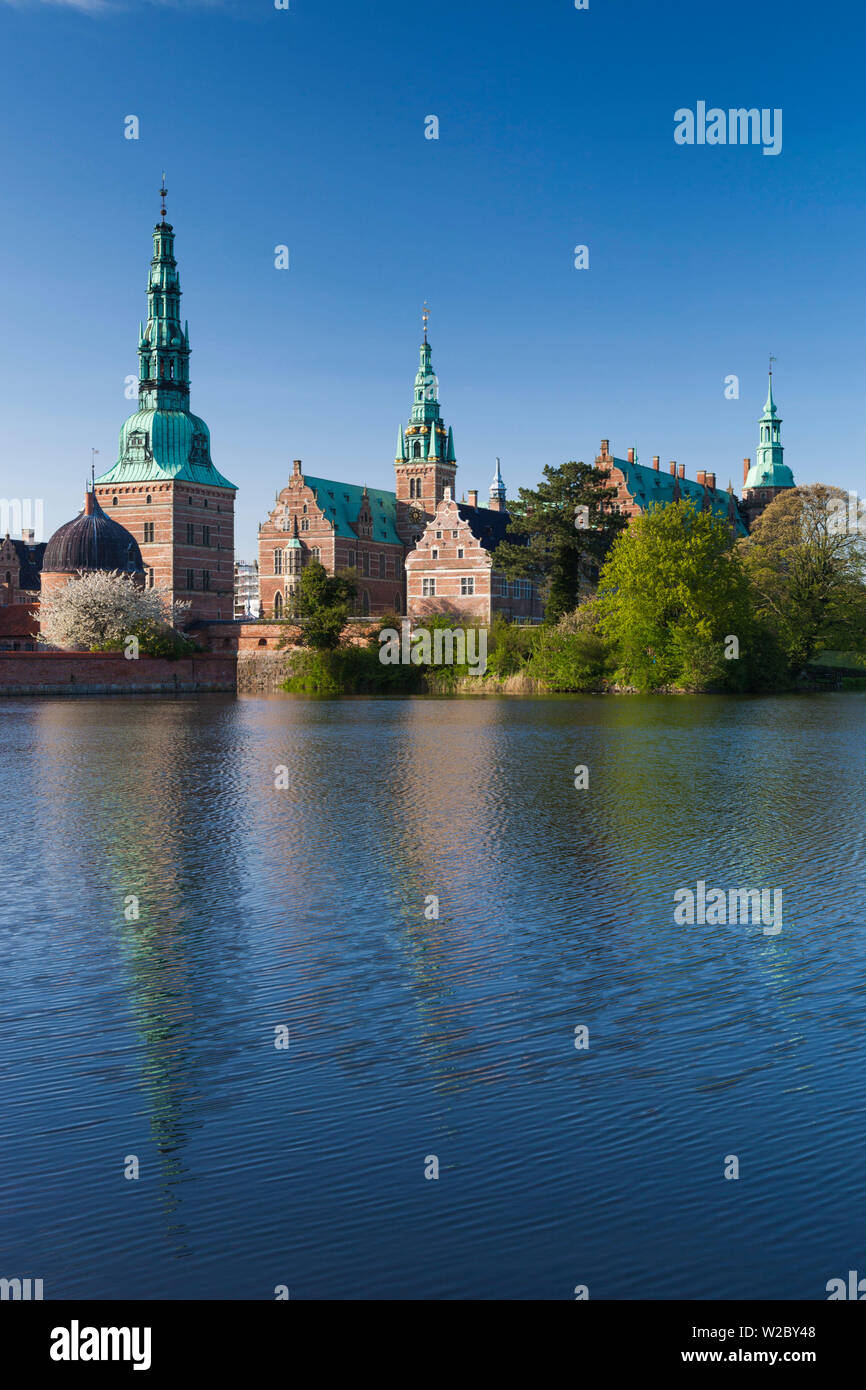 La Danimarca, la Zelanda, Hillerod, Castello Frederiksborg, esterna Foto Stock
