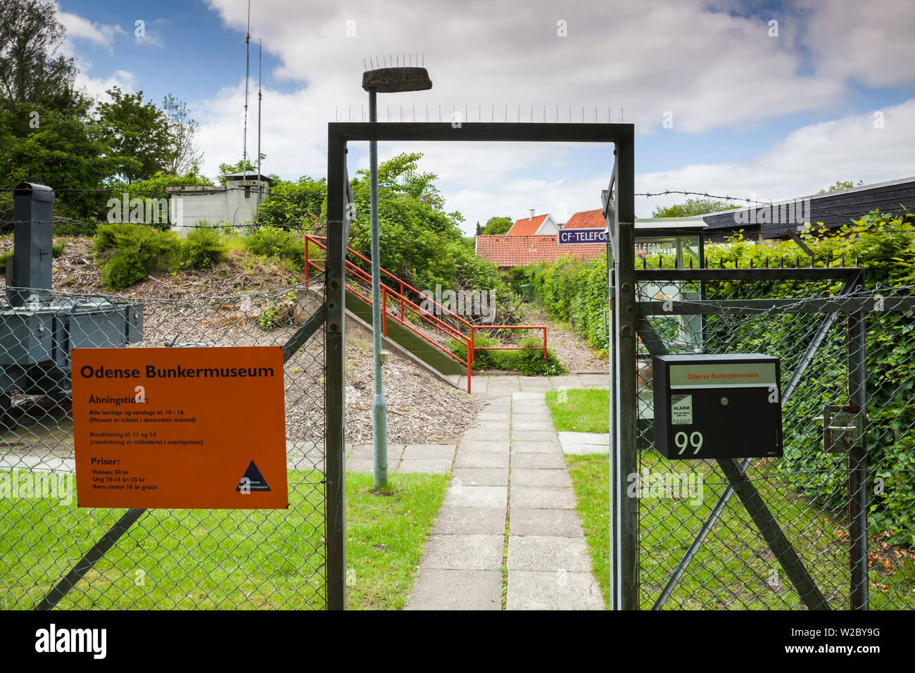 Danimarca, Funen, Odense, Odense Bunkermuseum, Guerra Fredda-era difesa civile bunker , ingresso esterno Foto Stock
