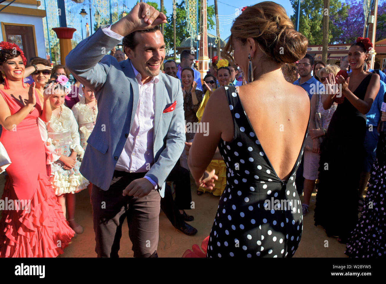 Ballerini di flamenco in abito tradizionale, annuale Fiera Cavalli, Jerez de la Frontera, la provincia di Cadiz Cadice, Andalusia, Spagna Foto Stock
