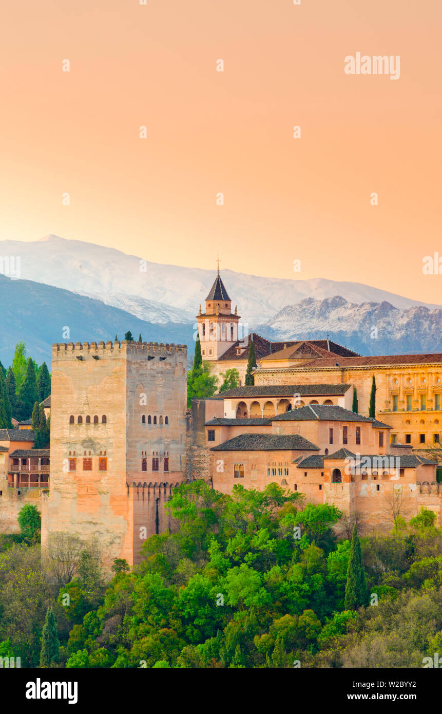 Spagna, Andalusia provincia di Granada, Granada, Palazzo Alhambra e della Sierra Nevada Foto Stock