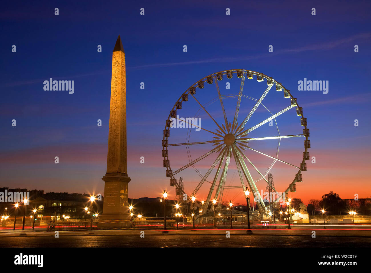 La grande ruota e obelisco, Place de la Concorde, Paris, Francia, Europa occidentale. Foto Stock