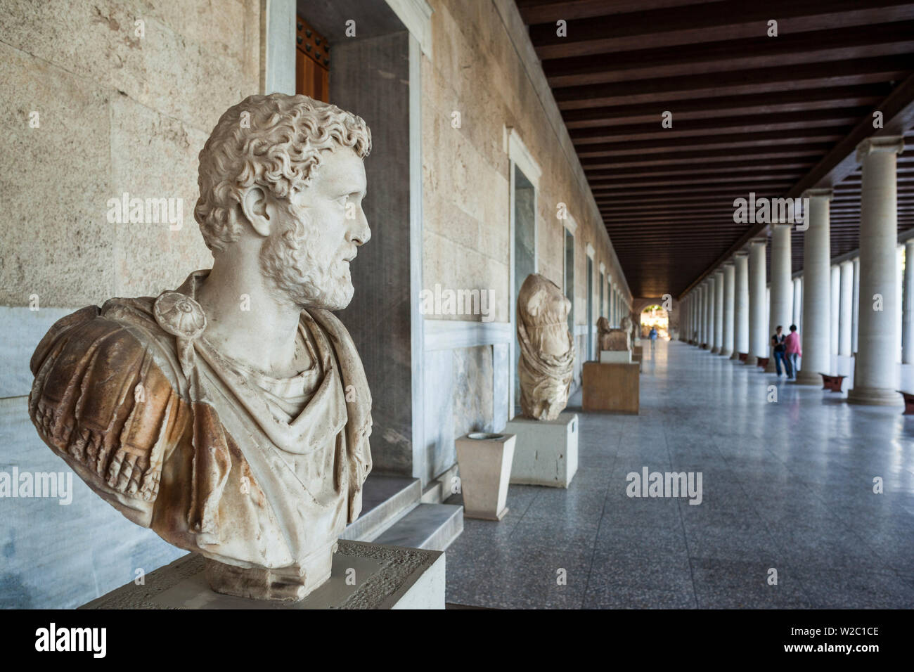 La Grecia, Atene Antica Agora, Stoa di Attalos e Museo Agora busto dell'imperatore Antonino Pio Foto Stock
