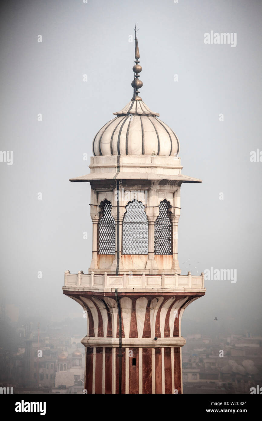 India, Delhi, Vecchia Delhi , uno dei quattro cancelli di ingresso alla Jama Masjid - moschea Jama costruito da Shah Jahan Foto Stock