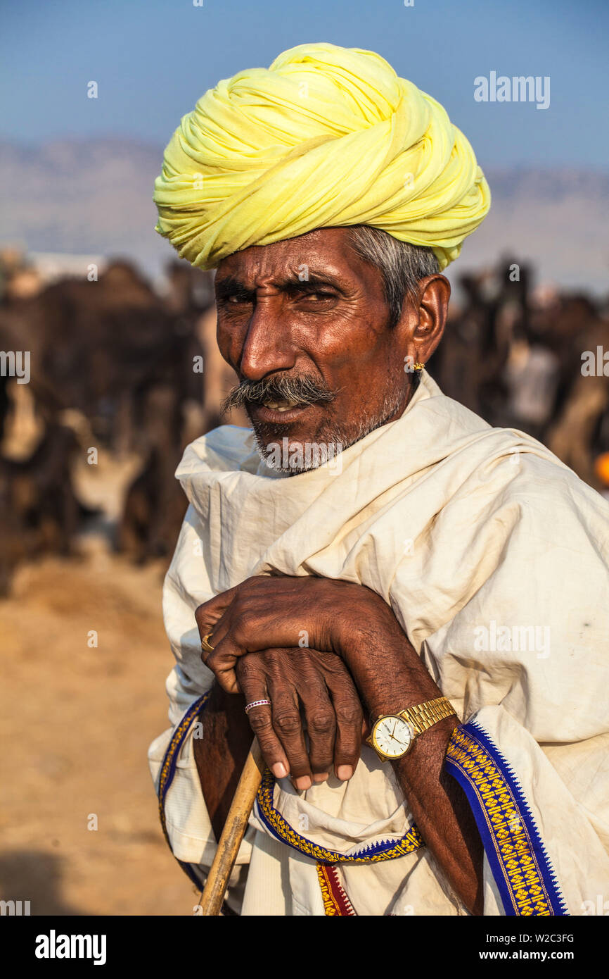 India Rajasthan, Pushkar, Camel commerciante a Pushkar Camel Fair Foto Stock
