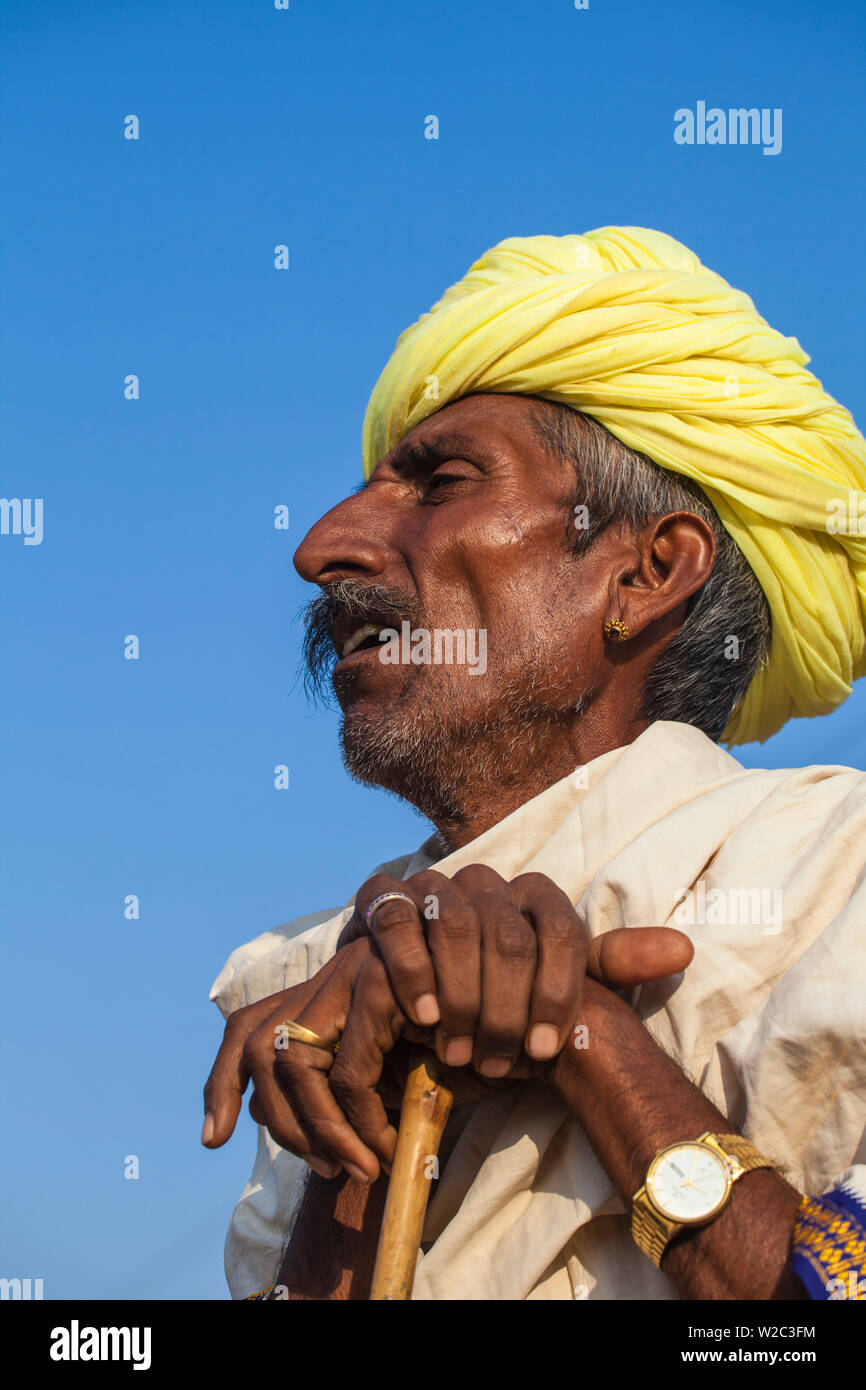 India Rajasthan, Pushkar, Camel commerciante a Pushkar Camel Fair Foto Stock