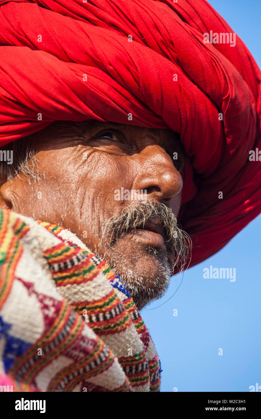 India Rajasthan, Pushkar, Camel commerciante a Pushkar Camel Fair Foto Stock