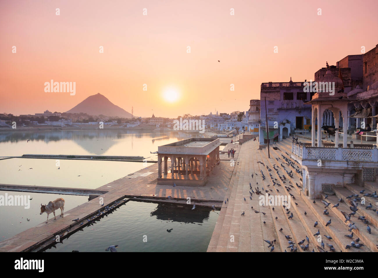 India Rajasthan, Pushkar città santa, Ghats di balneazione sul Lago Foto Stock