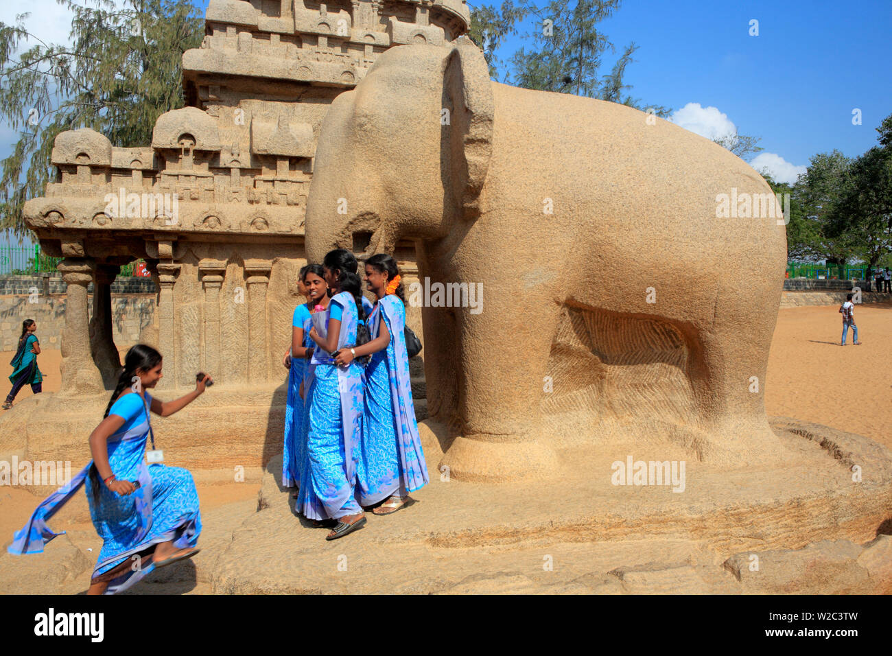 Pancha Rathas, tempio nella grotta (VII secolo), Mahabalipuram, Tamil Nadu, India Foto Stock