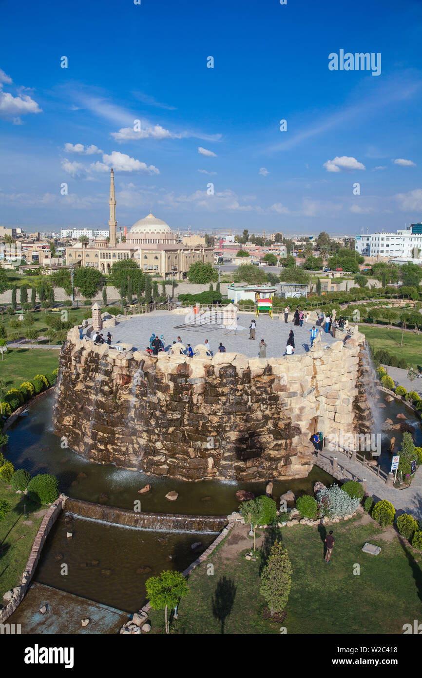 L'Iraq, Kurdistan, Erbil Shanidar Park, uomo fatto metà castello, mezza grotta che è casa di Shanidar Galleria d'arte Foto Stock